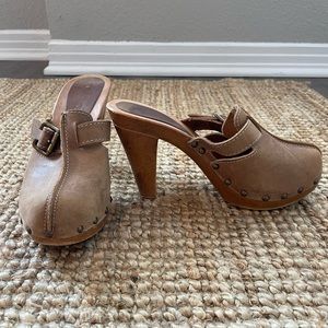 Limited Edition Chinese Laundry Clogs
